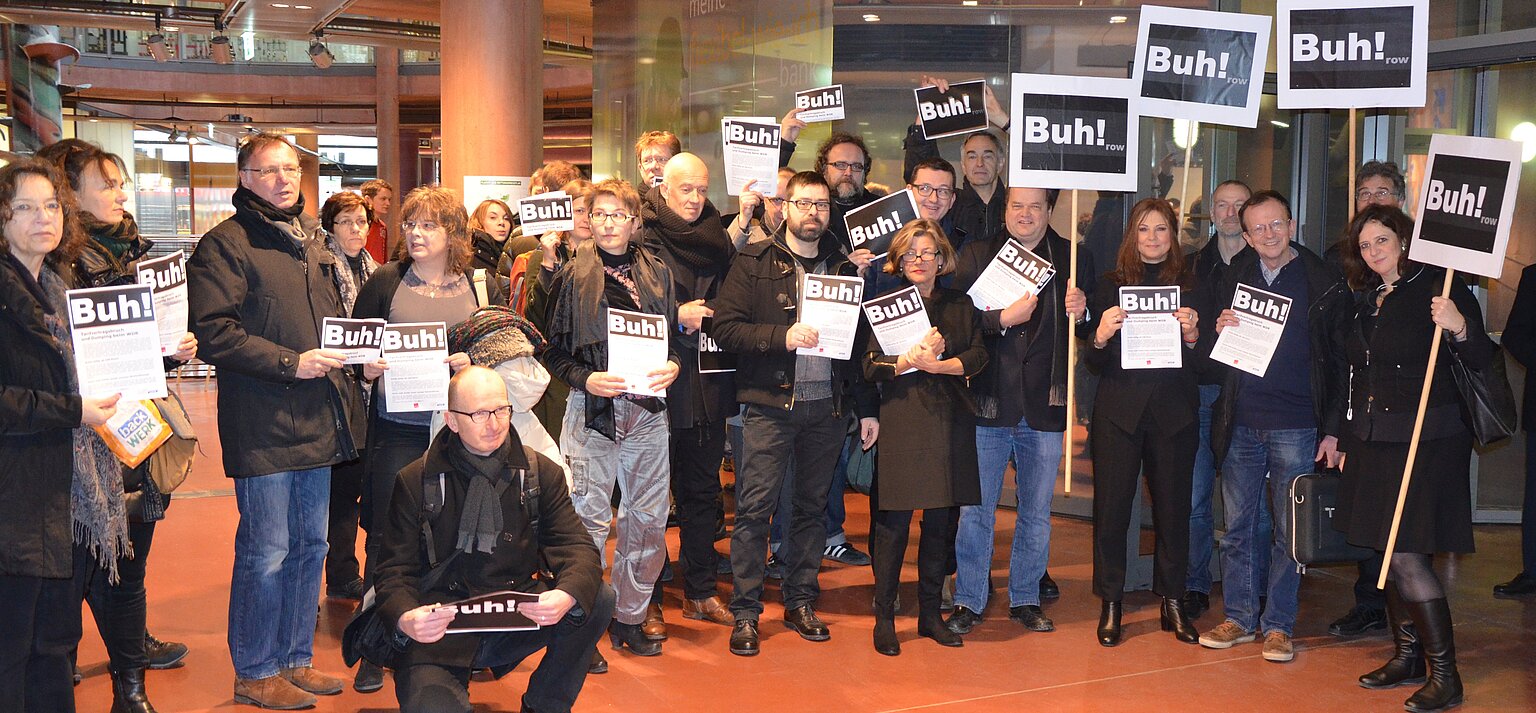 – Protest der Mitarbeiter vor der Personalversammlung beim WDR. Foto: DJV-NRW/sb